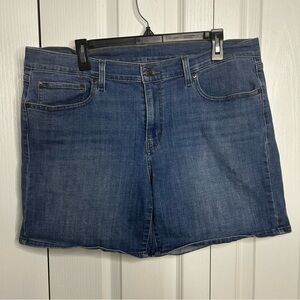 Levi’s Women’s Blue Medium Wash‎ Denim Stretch Shorts Size 33 (16) Pockets